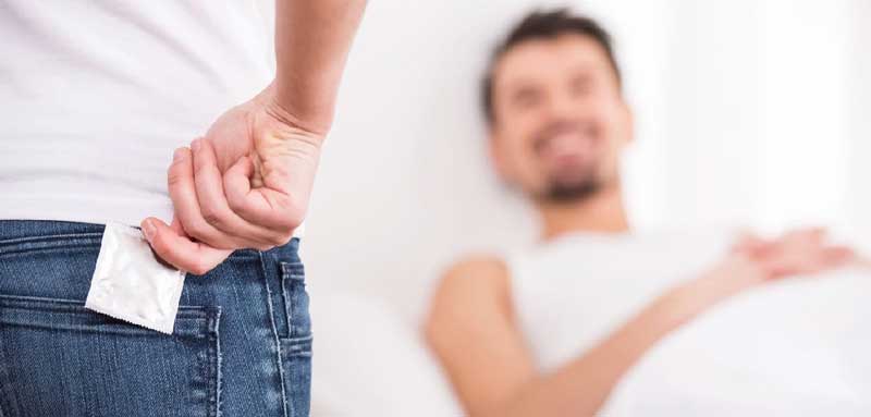 کاندوم بهترین وسیله جلوگیری از انتقال بیماری های مقاربتی
