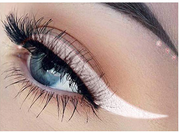خط چشم ژله ای لوازم آرایش عروس